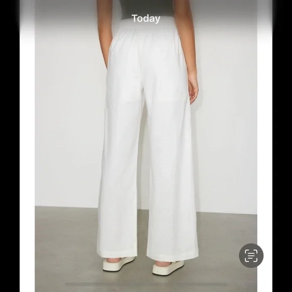 Dynamite Heidi Wide Leg Linen Pull-On
Pants, Bright White - Picture 9 of 9